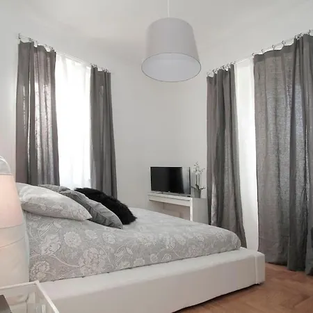 Apartamento Luxury Apartment For 10 Central Vaticano S'Peter Basilica Aircond Netflix - Sky Wifi