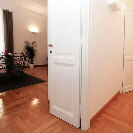 Luxury Apartment For 10 Central Vaticano S'Peter Basilica Aircond Netflix - Sky Wifi Apartamento Roma