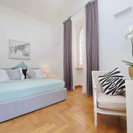 Apartamento Luxury Apartment For 10 Central Vaticano S'Peter Basilica Aircond Netflix - Sky Wifi *