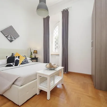 Luxury Apartment For 10 Central Vaticano S'Peter Basilica Aircond Netflix - Sky Wifi Apartamento Roma