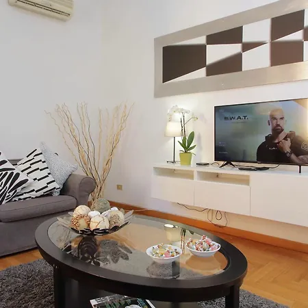 Luxury Apartment For 10 Central Vaticano S'Peter Basilica Aircond Netflix - Sky Wifi *