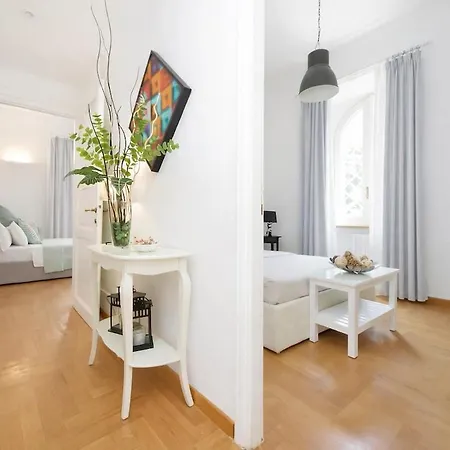 아파트 Luxury For 10 Vaticano S'peter Basilica Aircond Netflix - Sky Wifi
